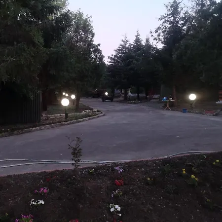 Pensiune Бунгала Топола *